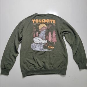 NEW YOSEMITE SWEATSHIRT  NATIONAL PARK CALIFORNIA MOUNTAIN CLIMBING M MEDIUM NWT
